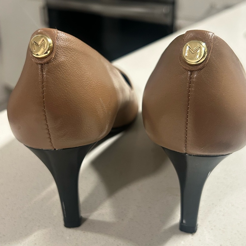 Monet Tan Heels Sleek Professional Design - Picture 8 of 9